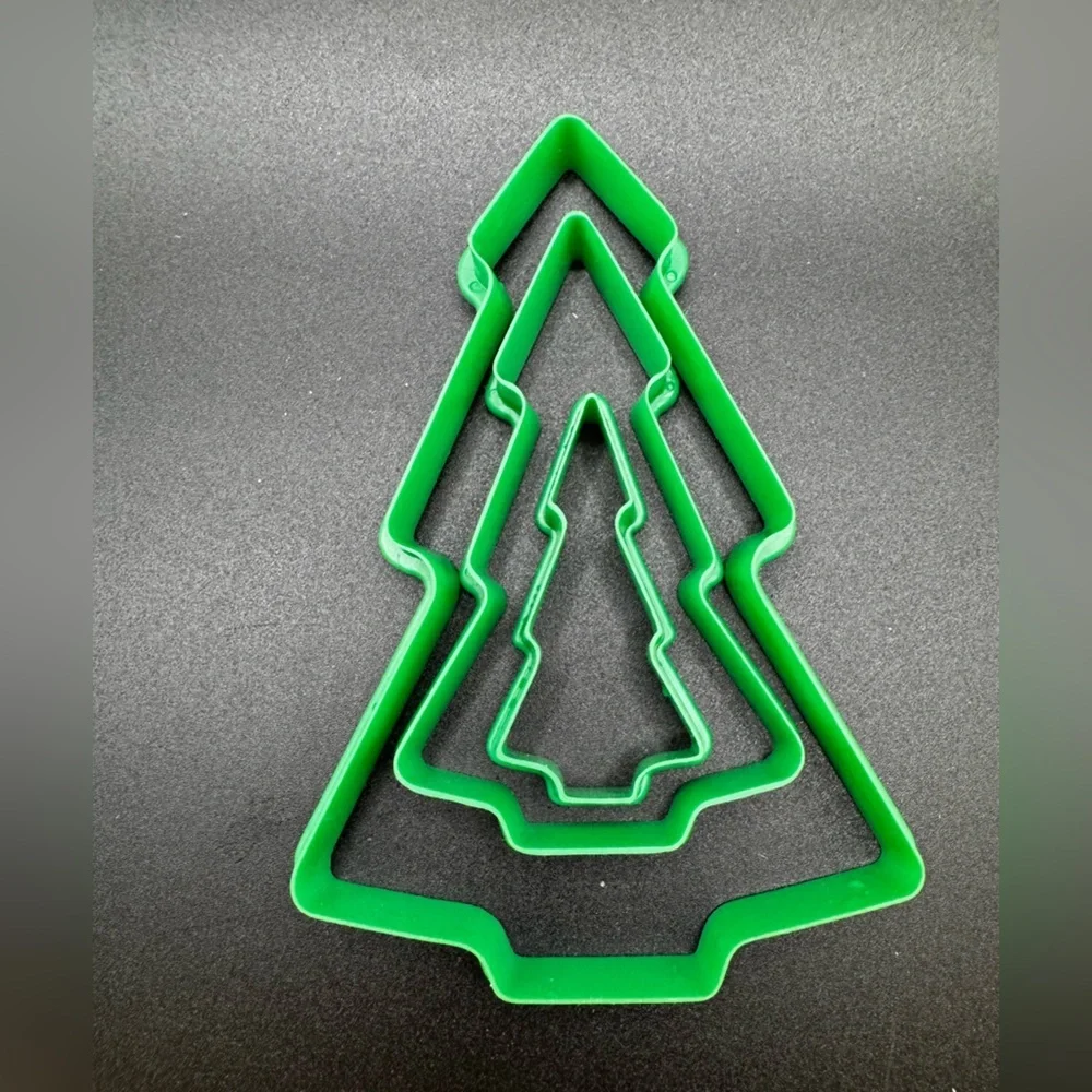VTG 1991 Wilton Cookie Cutter Set of 3 Christmas Trees Graduating Sizes